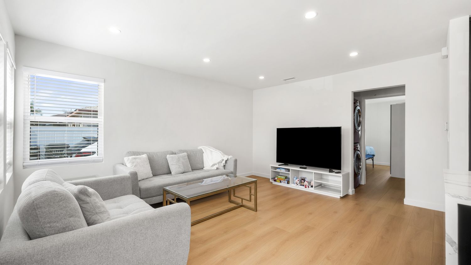 After: flash and ambient combined, true wall colour